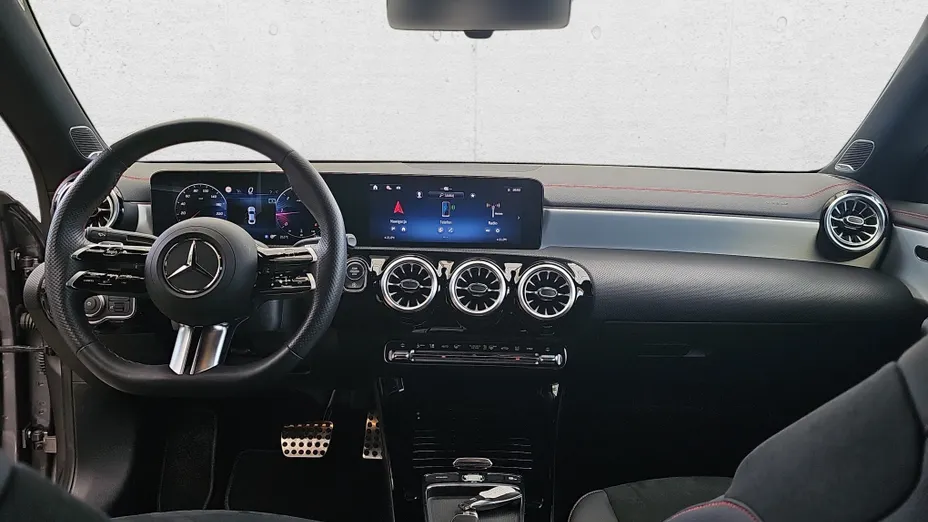 MERCEDES-BENZ CLA CLA 200 d AMG Line 8G-DCT