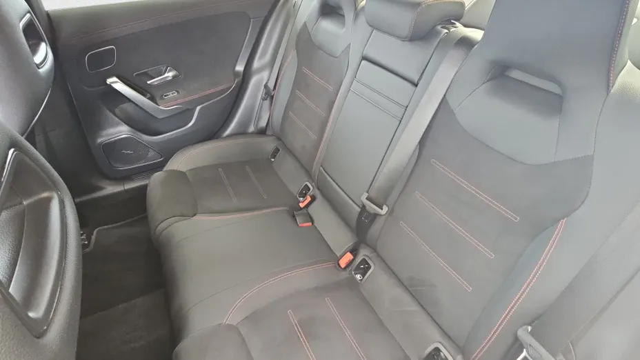 MERCEDES-BENZ CLA CLA 200 d AMG Line 8G-DCT