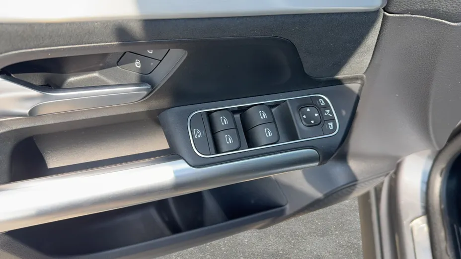 MERCEDES-BENZ EQA EQA 250 66.5kWh AMG Line