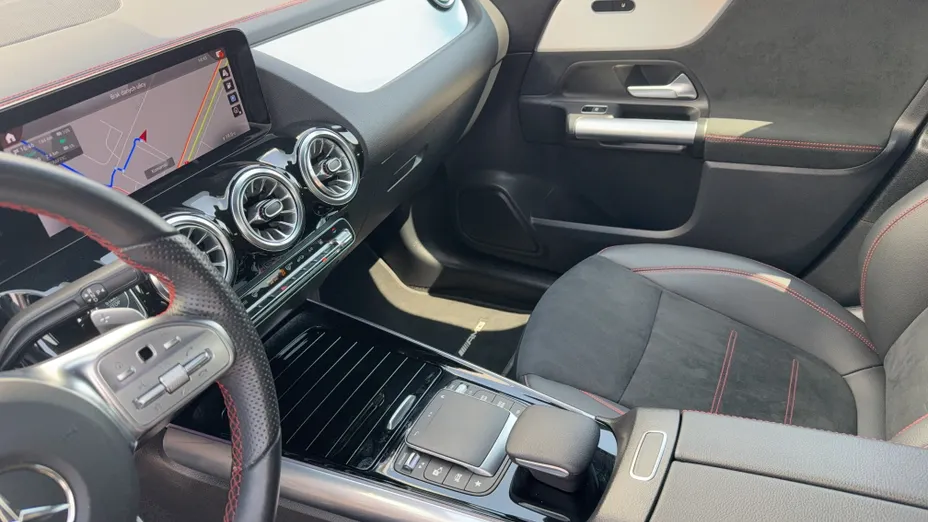 MERCEDES-BENZ EQA EQA 250 66.5kWh AMG Line