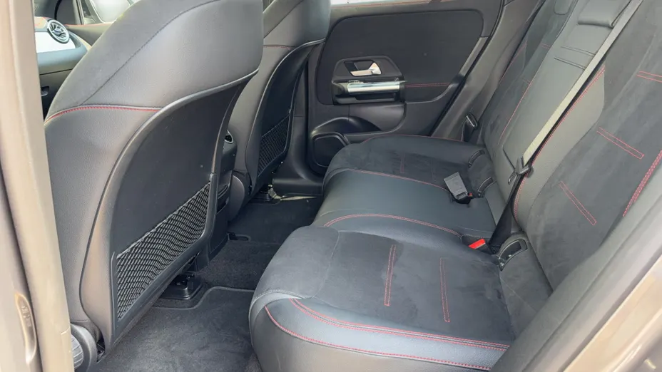 MERCEDES-BENZ EQA EQA 250 66.5kWh AMG Line