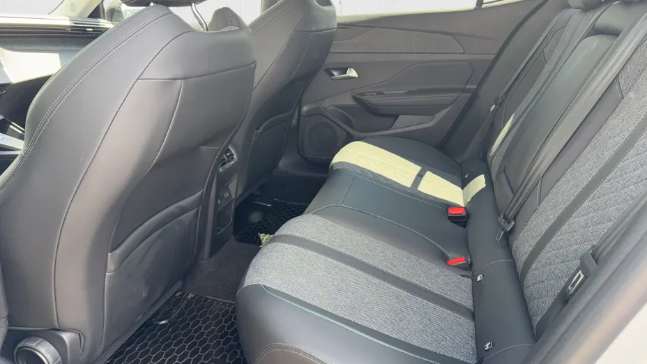 PEUGEOT 408 408 1.2 PureTech Allure S&S EAT8