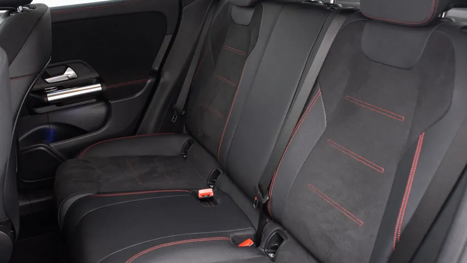MERCEDES-BENZ GLA GLA 200 mHEV AMG Line 7G-DCT