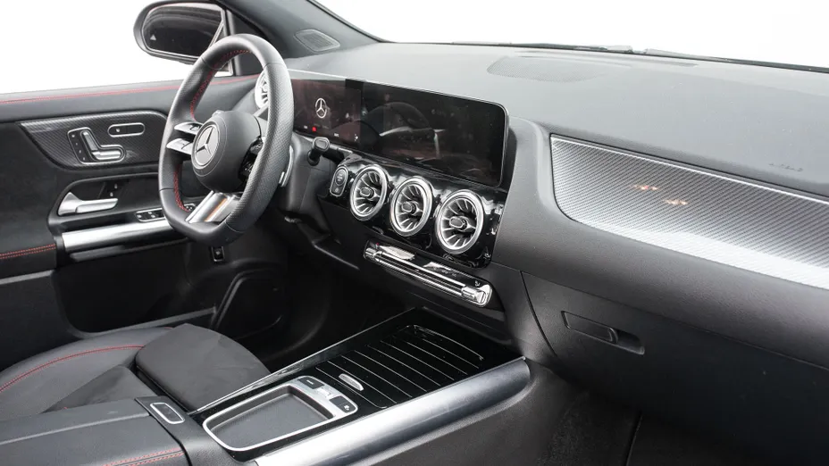 MERCEDES-BENZ GLA GLA 200 mHEV AMG Line 7G-DCT