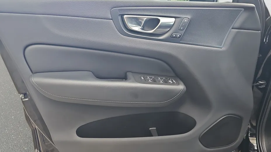 VOLVO XC60 XC60 B4 B Plus Dark aut