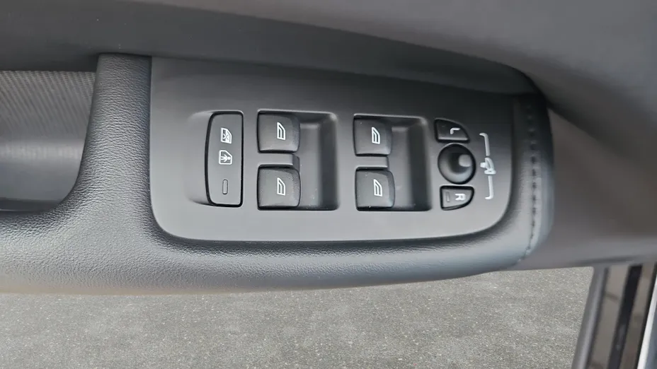VOLVO XC60 XC60 B4 B Plus Dark aut