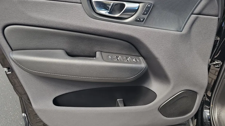 VOLVO XC60 XC60 B4 B Plus Dark aut