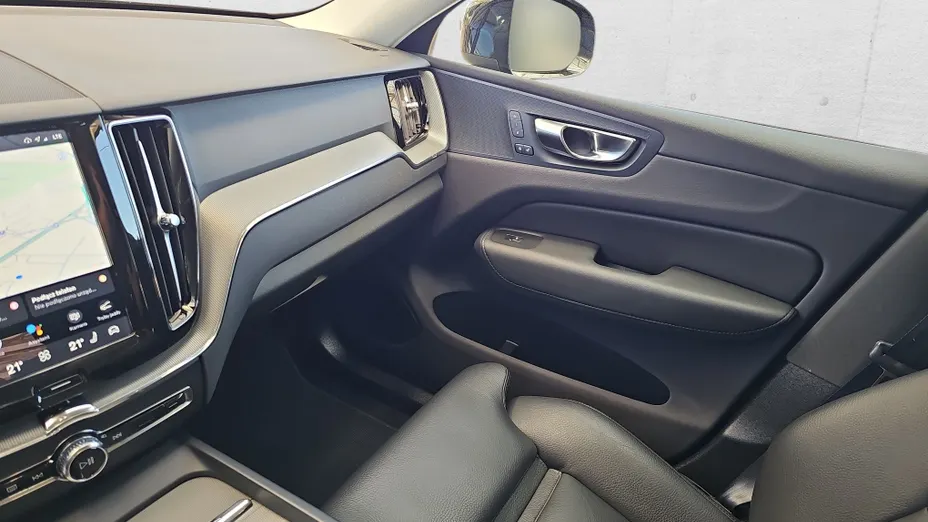 VOLVO XC60 XC60 B4 B Plus Dark aut
