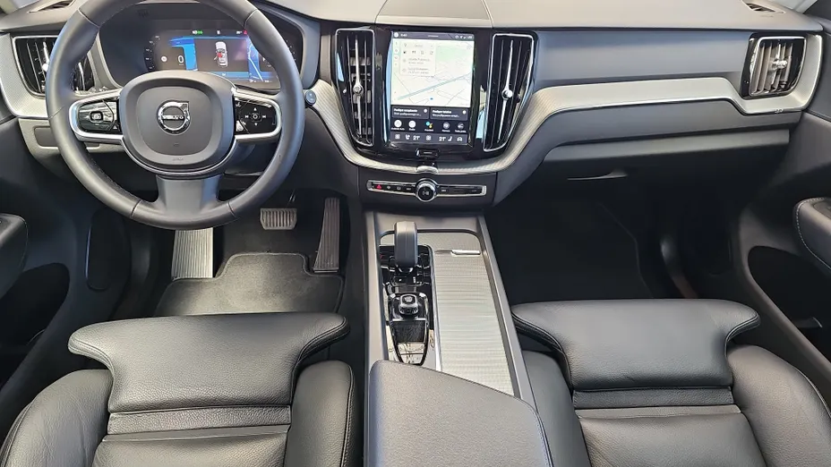 VOLVO XC60 XC60 B4 B Plus Dark aut