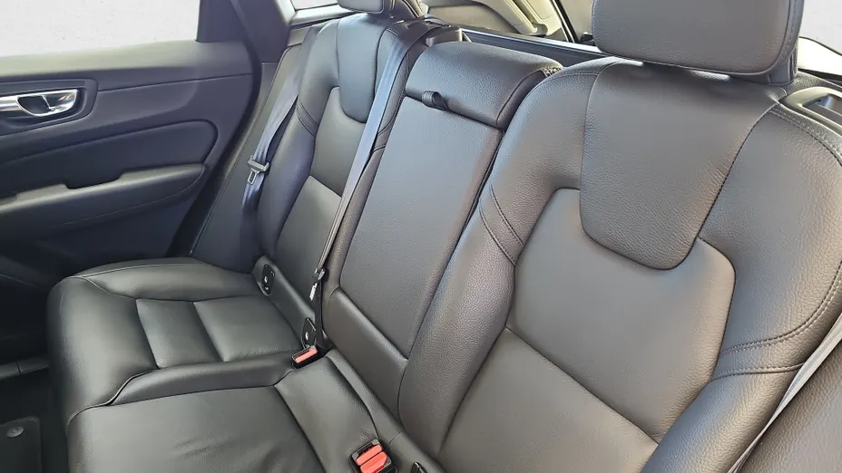 VOLVO XC60 XC60 B4 B Plus Dark aut