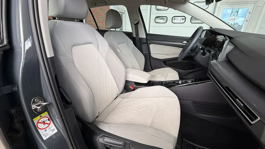 VOLKSWAGEN Golf Golf VIII 1.5 eTSI EVO Style DSG