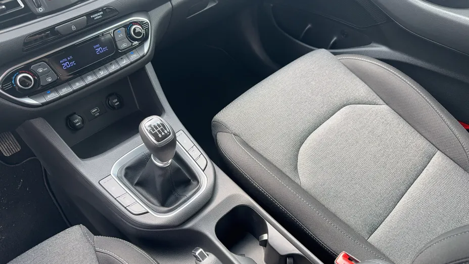 HYUNDAI i30 i30 1.5 DPI Smart