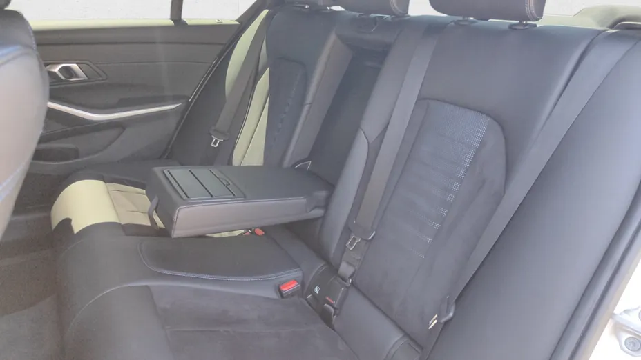 BMW Seria 3 318i M Sport aut