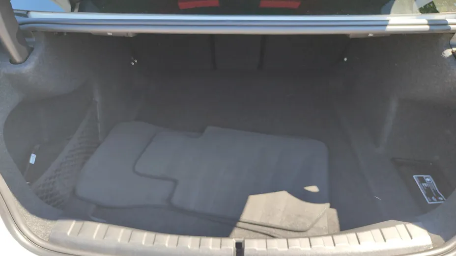 BMW Seria 3 318i M Sport aut