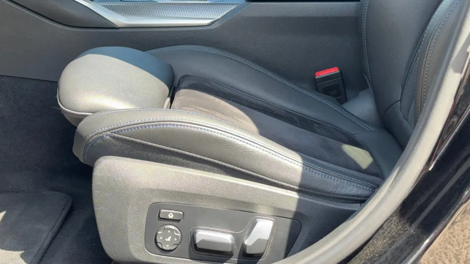 BMW Seria 3 320i M Sport aut