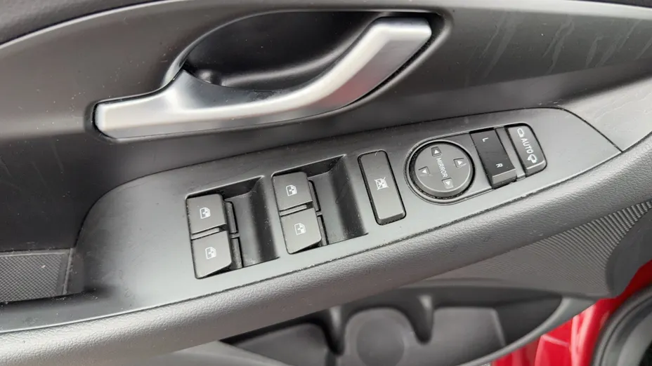 HYUNDAI i30 i30 1.5 T-GDI 48V Smart