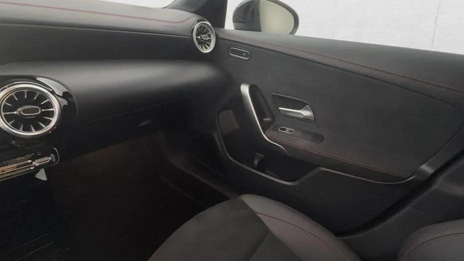 MERCEDES-BENZ CLA CLA 220 mHEV 4-Matic AMG Line 8G-DCT