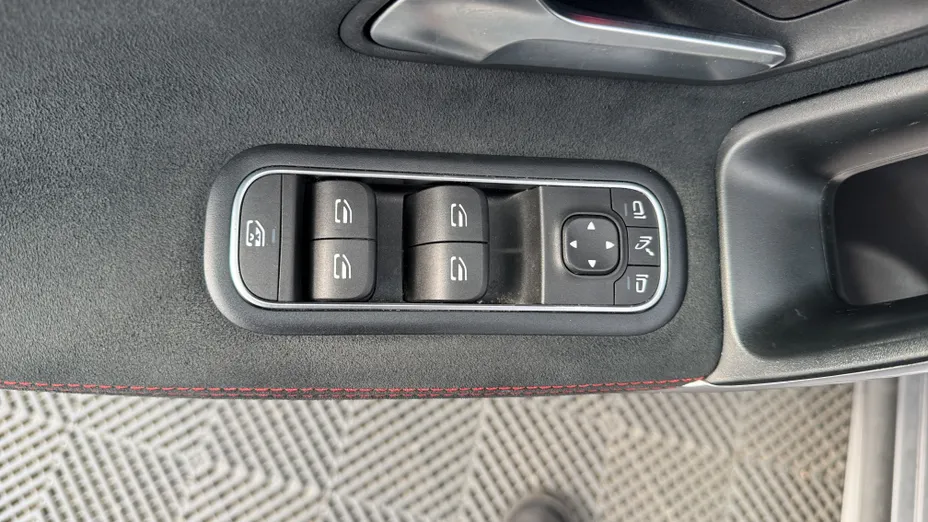 MERCEDES-BENZ CLA CLA 200 7G-DCT