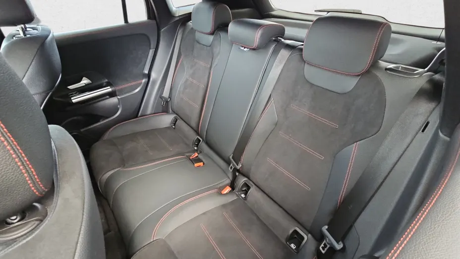 MERCEDES-BENZ GLA GLA 200 mHEV AMG Line 7G-DCT
