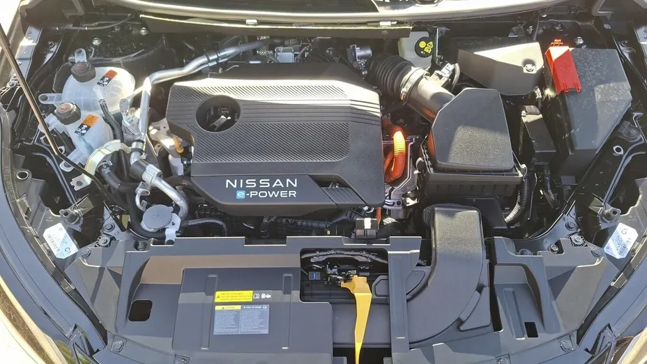 NISSAN Qashqai -