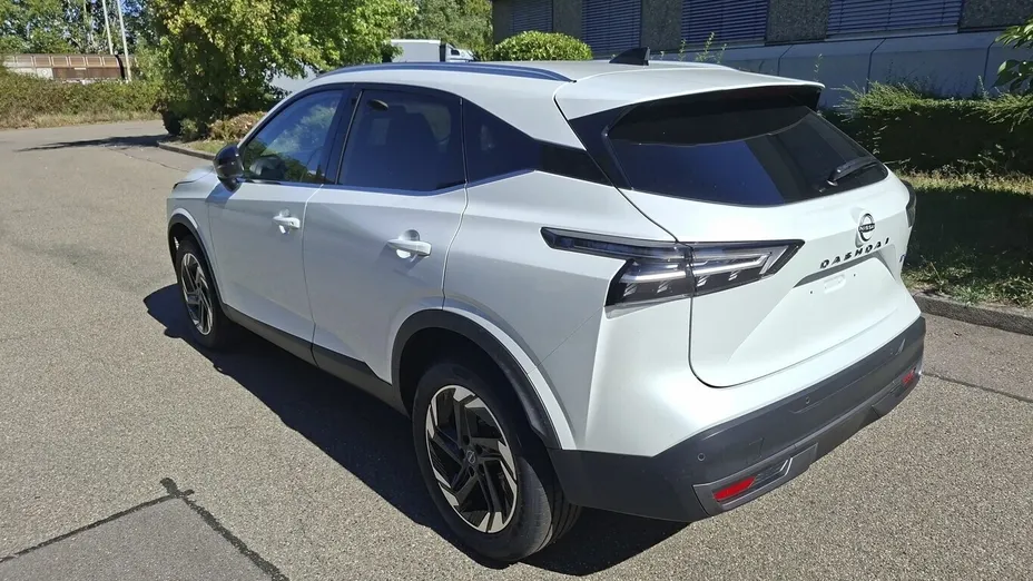 NISSAN Qashqai -