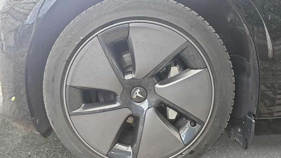 TESLA Model 3 3 Long Range AWD