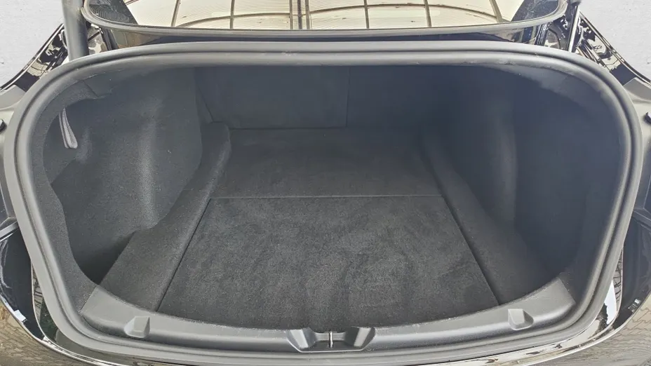 TESLA Model 3 3 Long Range AWD