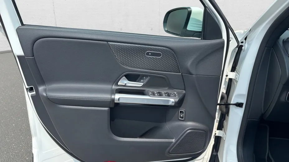 MERCEDES-BENZ EQB EQB 250 70.5kWh Progressive 7os.