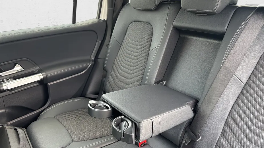 MERCEDES-BENZ EQB EQB 250 70.5kWh Progressive 7os.