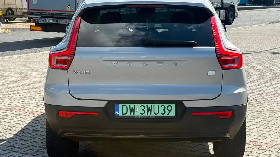 VOLVO XC40 XC40 73kWh P6 Recharge Plus aut