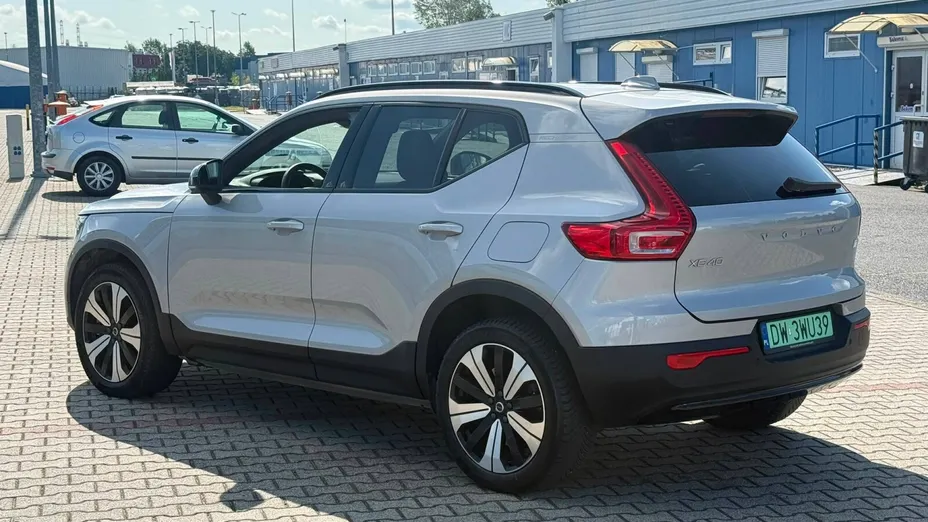 VOLVO XC40 XC40 73kWh P6 Recharge Plus aut