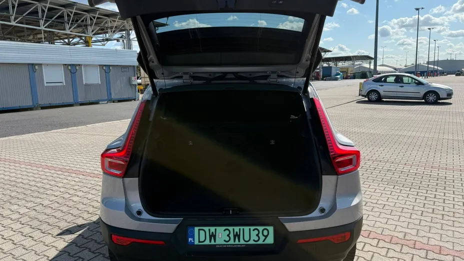 VOLVO XC40 XC40 73kWh P6 Recharge Plus aut