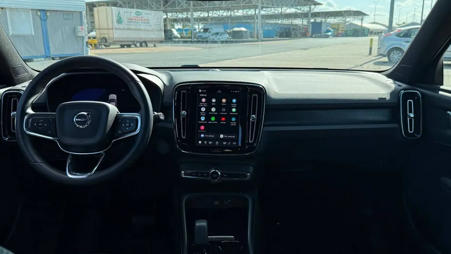 VOLVO XC40 XC40 73kWh P6 Recharge Plus aut