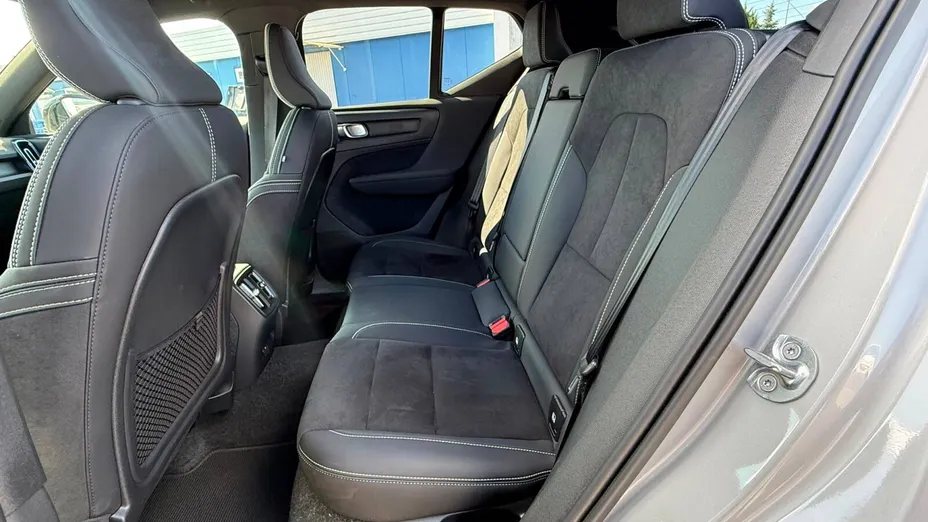 VOLVO XC40 XC40 73kWh P6 Recharge Plus aut