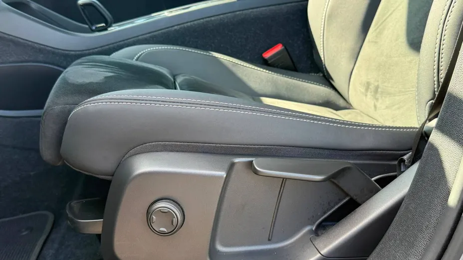 VOLVO XC40 XC40 73kWh P6 Recharge Plus aut