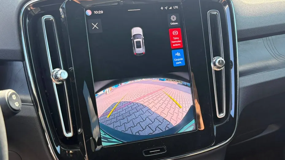VOLVO XC40 XC40 73kWh P6 Recharge Plus aut