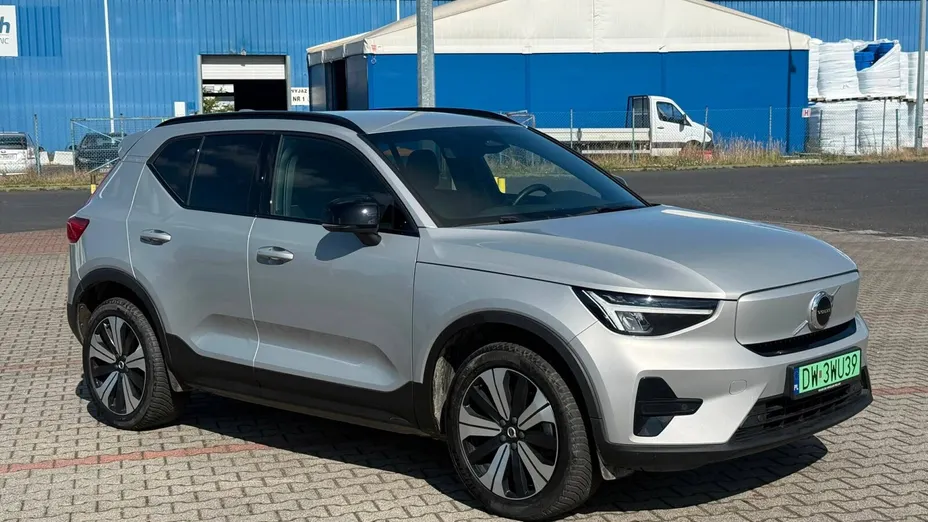 VOLVO XC40 XC40 73kWh P6 Recharge Plus aut