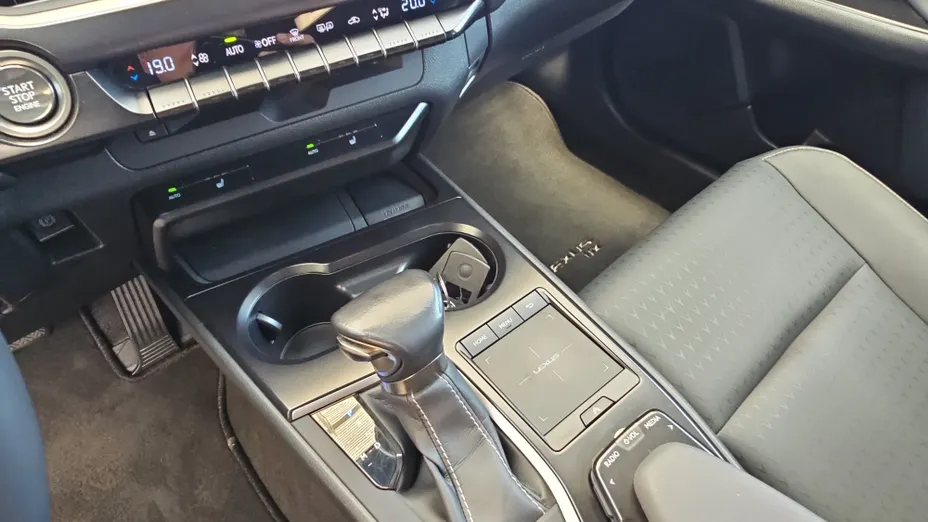 LEXUS UX UX 200 GPF Business 2WD