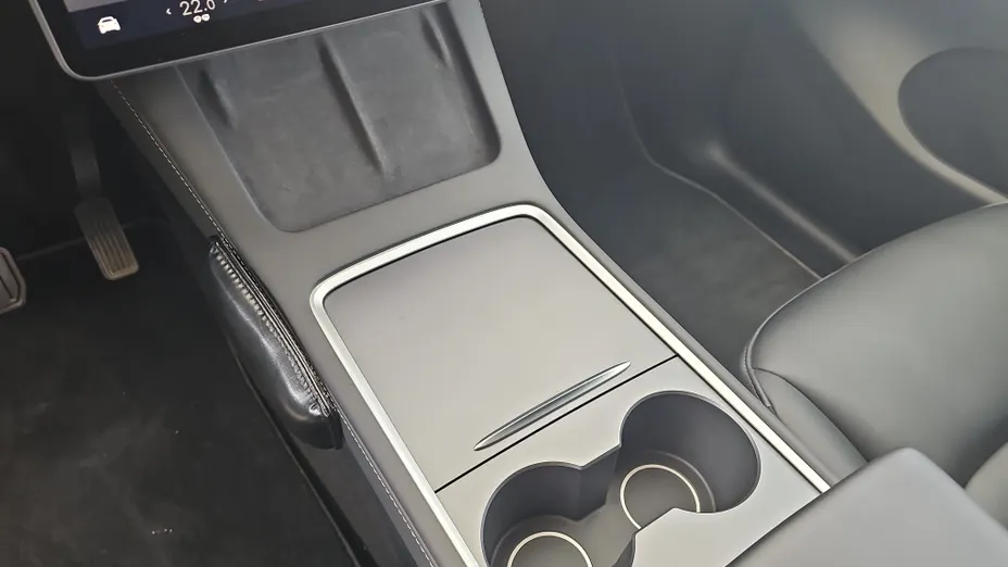 TESLA Model Y Y RWD