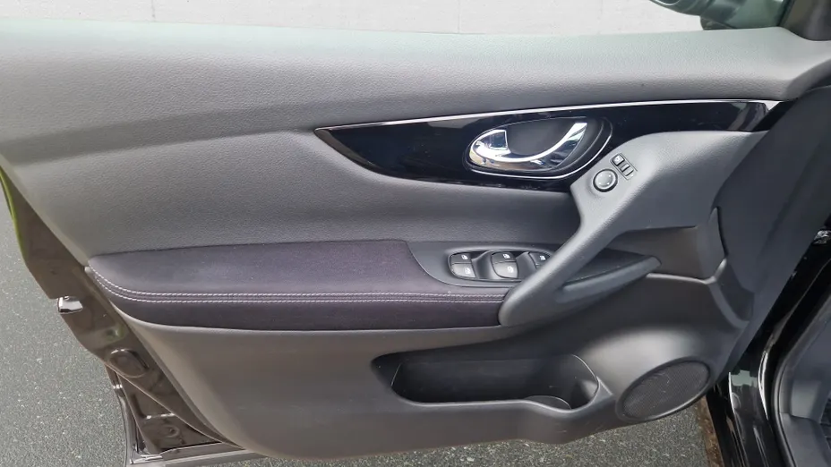 NISSAN Qashqai Qashqai 1.3 DIG-T N-Connecta DCT