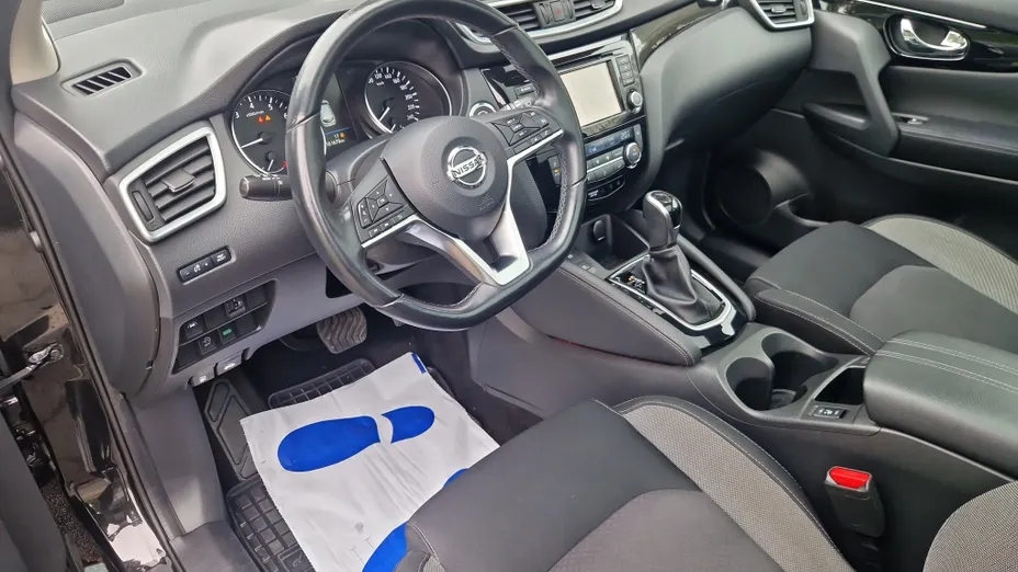 NISSAN Qashqai Qashqai 1.3 DIG-T N-Connecta DCT