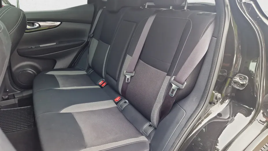 NISSAN Qashqai Qashqai 1.3 DIG-T N-Connecta DCT
