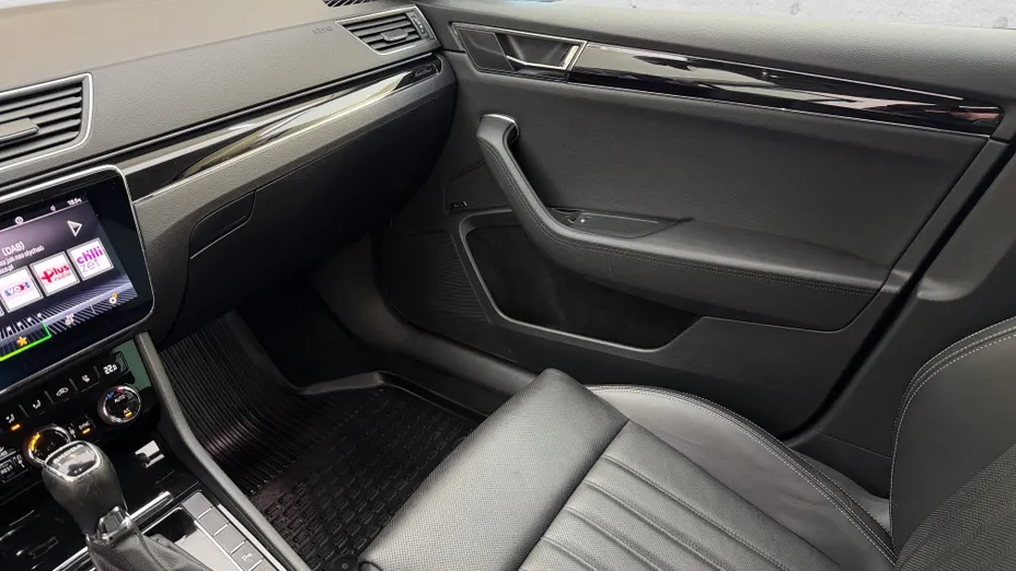 SKODA Superb Superb 2.0 TSI L&K DSG