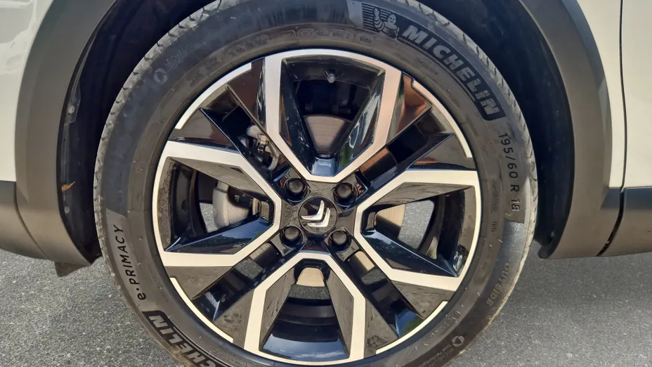 CITROEN C4 X e-C4 X EV136 50kWh Shine