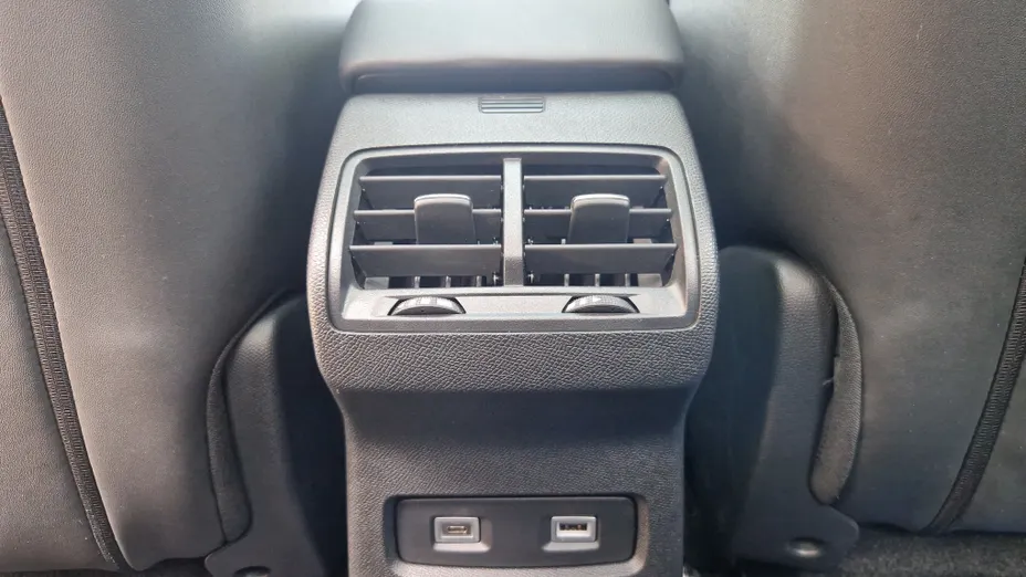 CITROEN C4 X e-C4 X EV136 50kWh Shine
