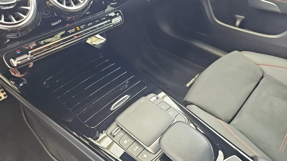 MERCEDES-BENZ CLA CLA 200 AMG Line 7G-DCT