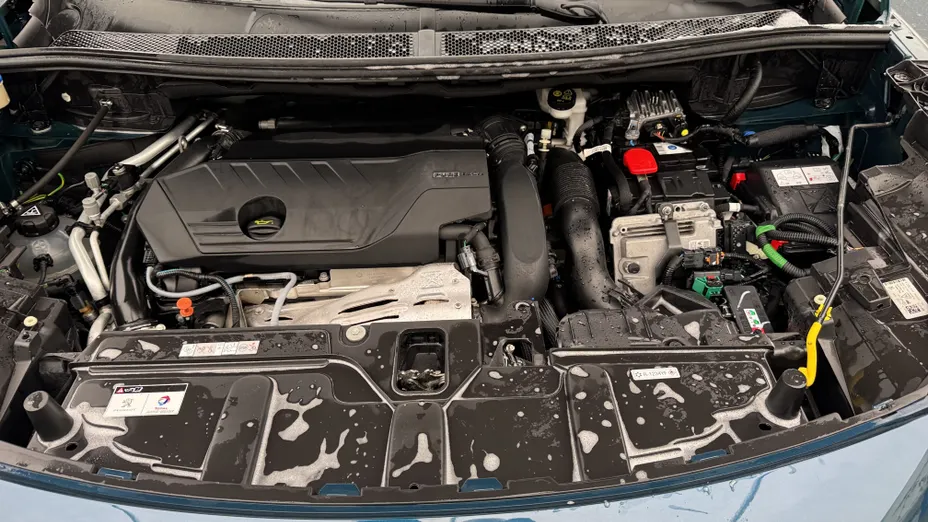 PEUGEOT 3008 3008 1.6 PureTech Hybrid PHEV Road Trip S&S EAT8