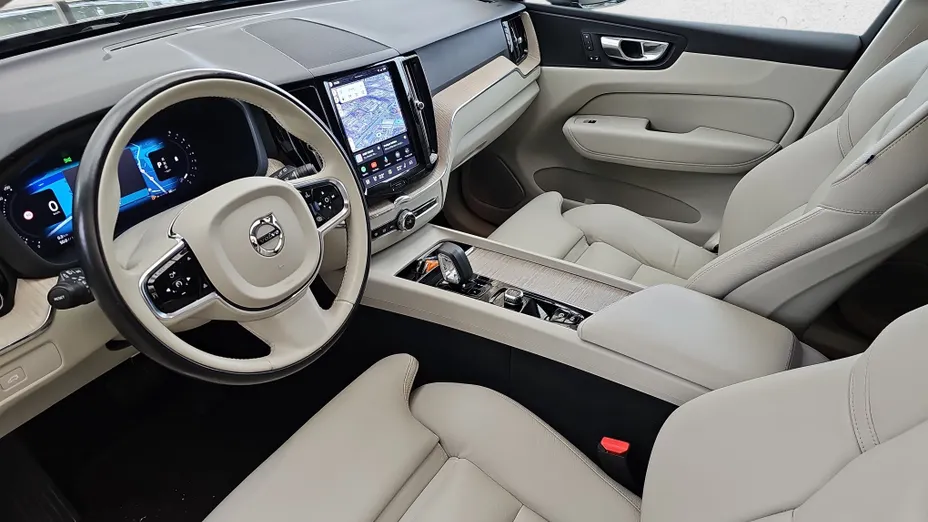 VOLVO XC60 XC60 B4 B Plus Bright aut