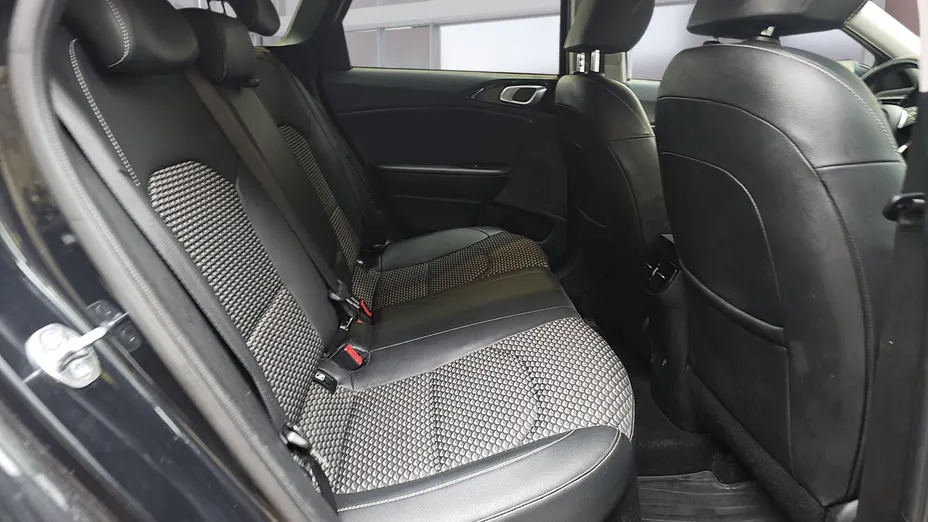 KIA Cee'd Ceed 1.6 GDI PHEV Business Line DCT
