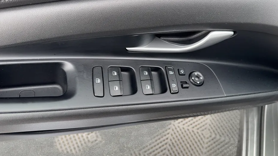 HYUNDAI Elantra Elantra 1.6 Smart CVT
